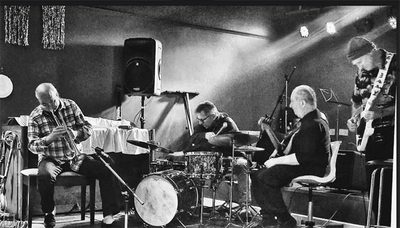 Majisuro: Subs, Jim, Roy, Mark